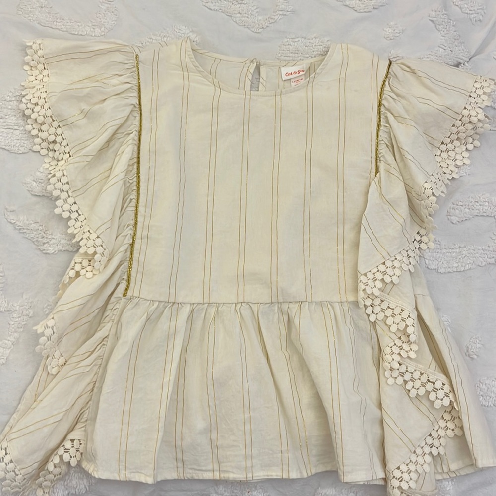 I am listing this children’s Cat & Jack blouse. Gently used